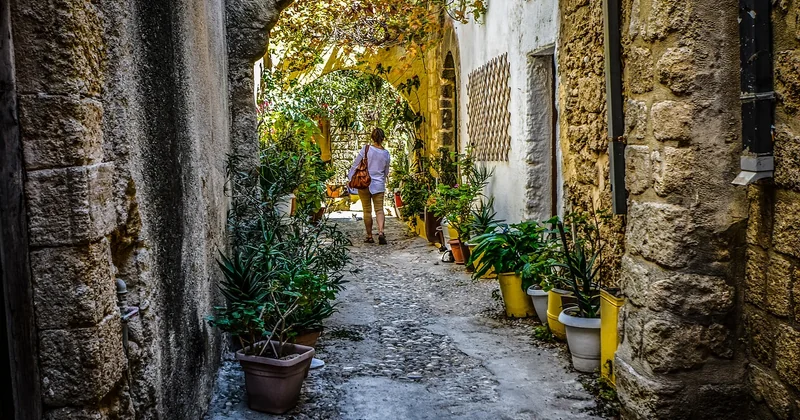 Quelle ville choisir pour un tout premier départ en solo ?